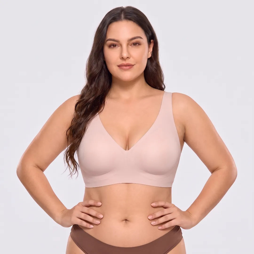 Femme portant le soutien-gorge Duvelle™ rose poudré, sans armature, maintien sans compression