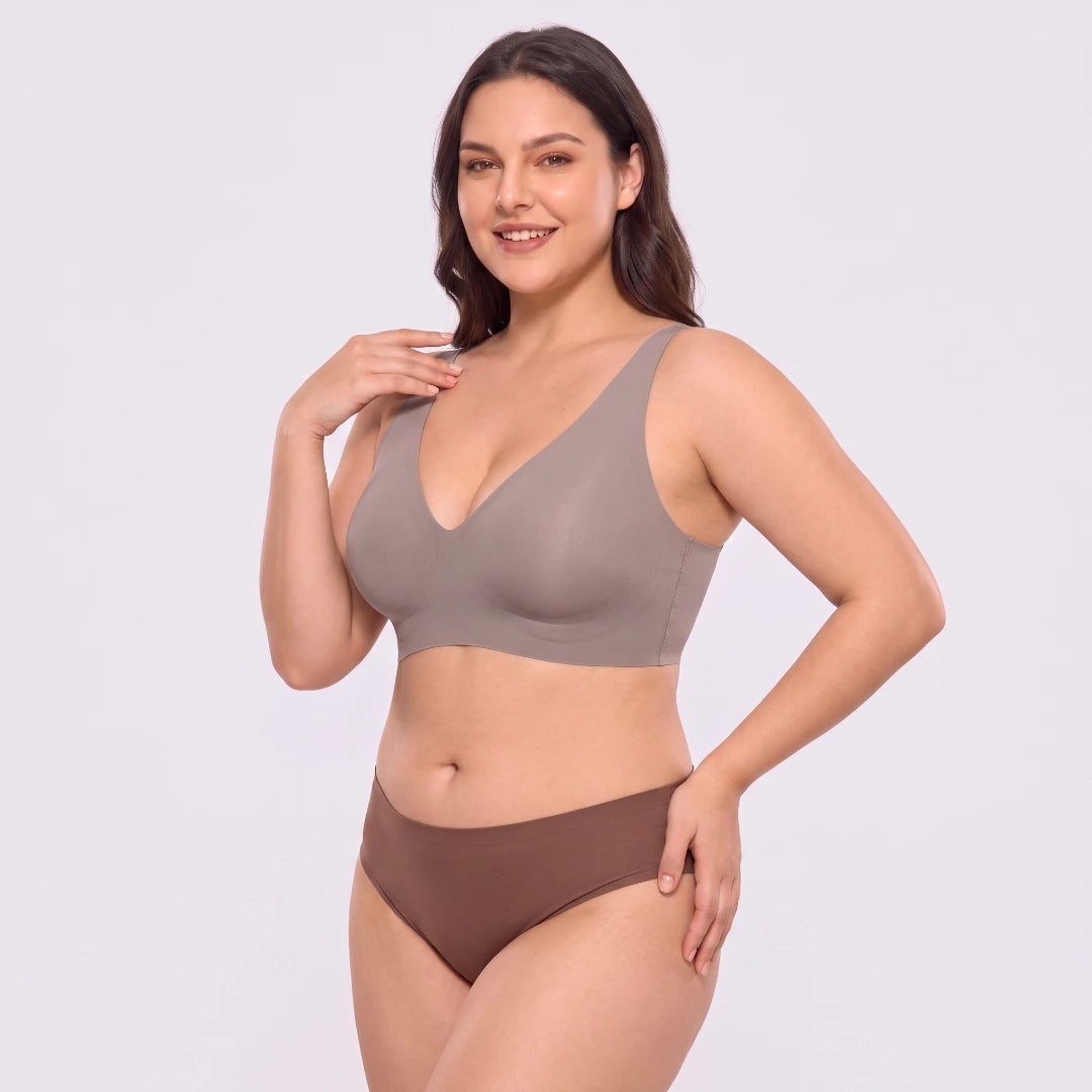 Femme portant le soutien-gorge Duvelle™ taupe, sans armature, confort seconde peau au quotidien